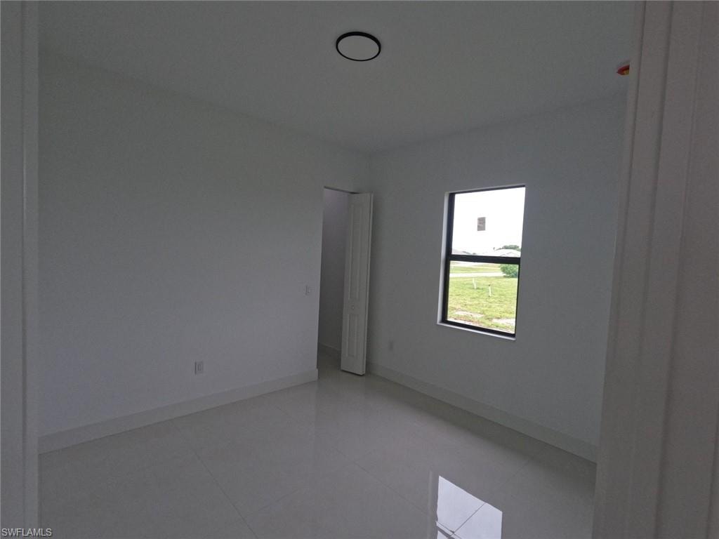 2423 6th ST photo 15
