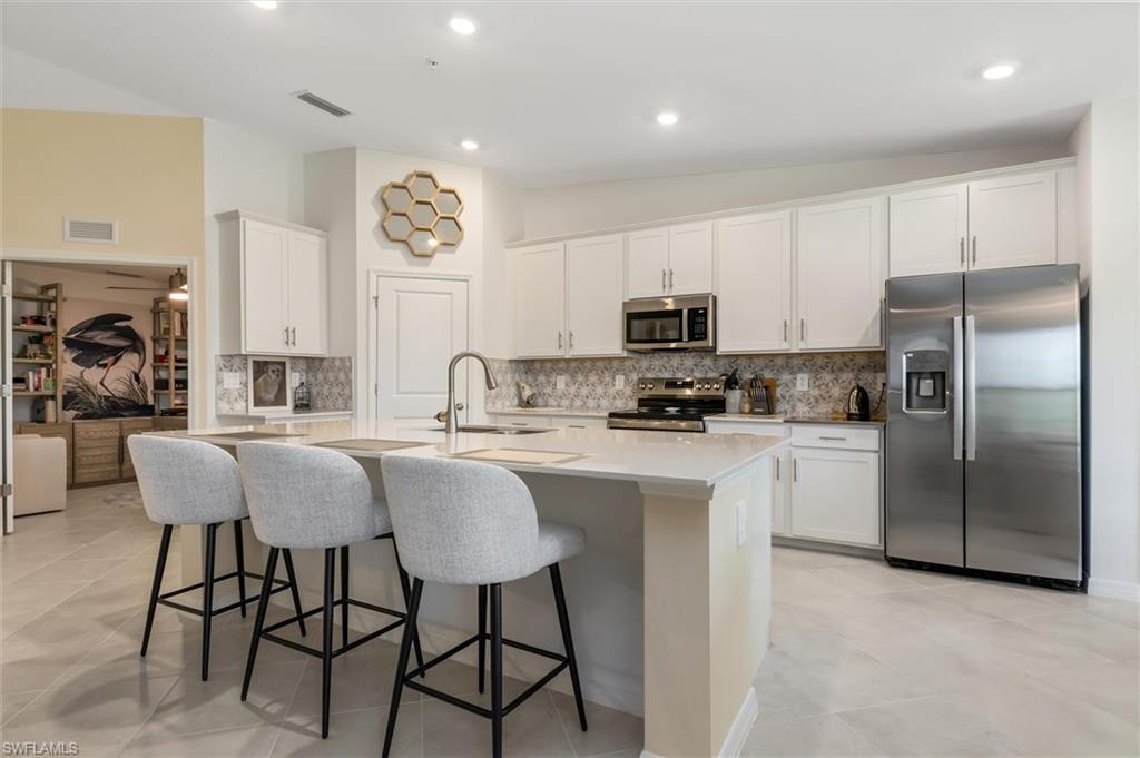 14221 Heritage Landing BLVD 2026 photo 16