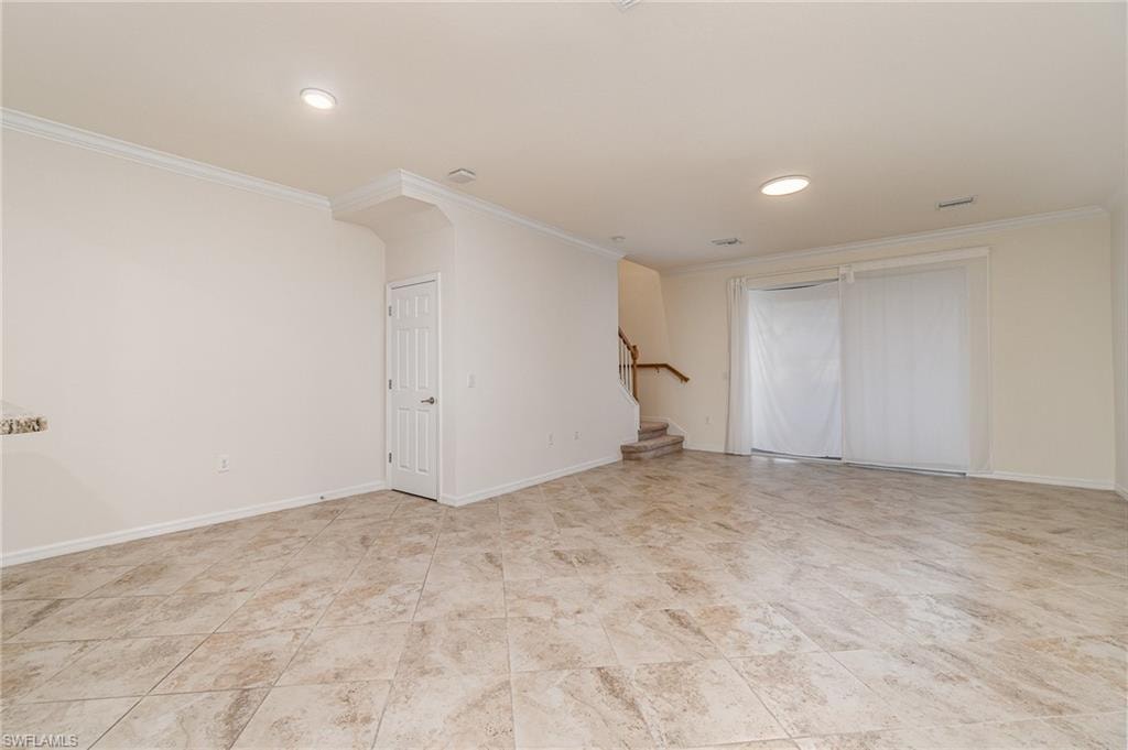 2740 Blossom WAY photo 13