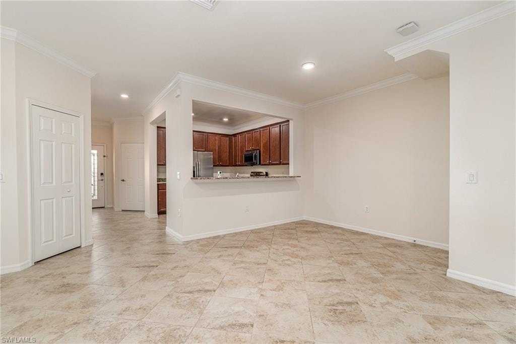 2740 Blossom WAY photo 11