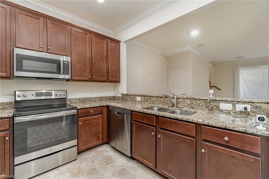 2740 Blossom WAY photo 8