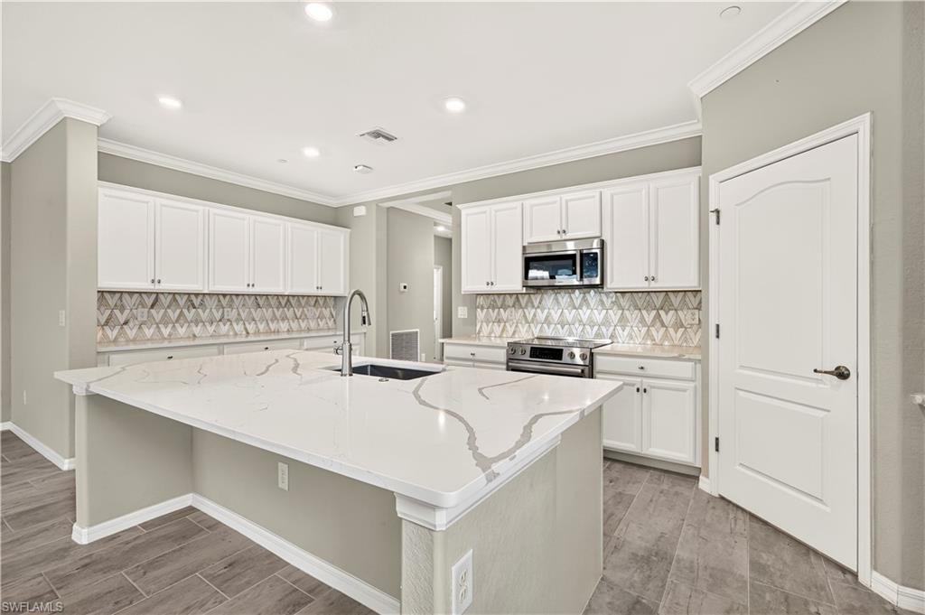 Quartz counter tops in Kitchen