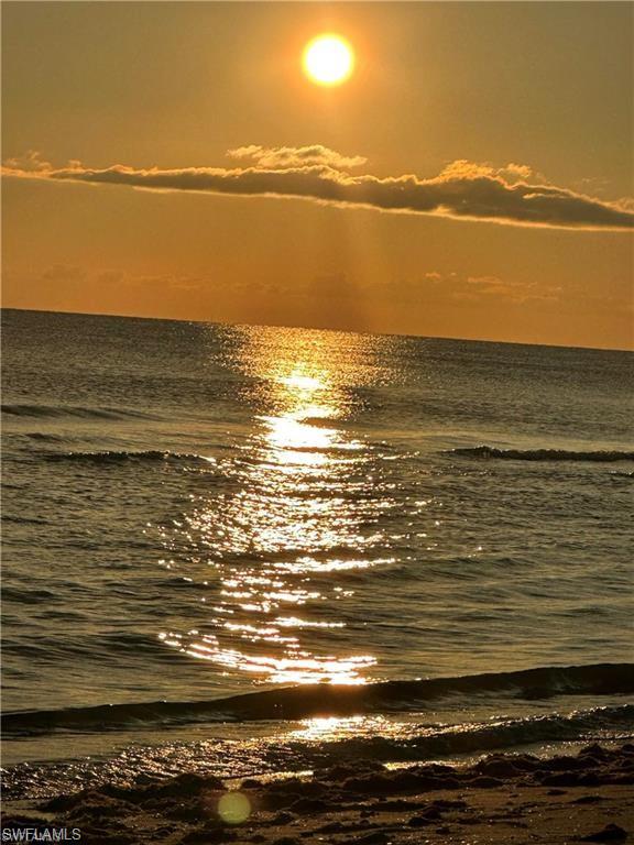 Gulf Beach only 11 miles away!