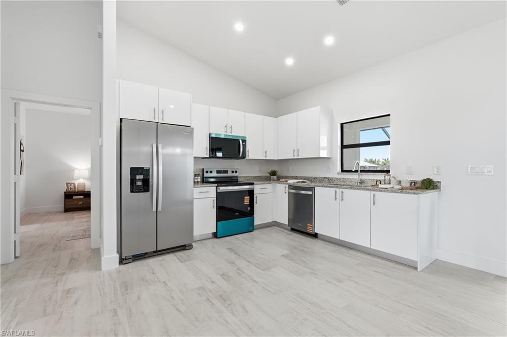 2210 NW 9th AVE photo 13