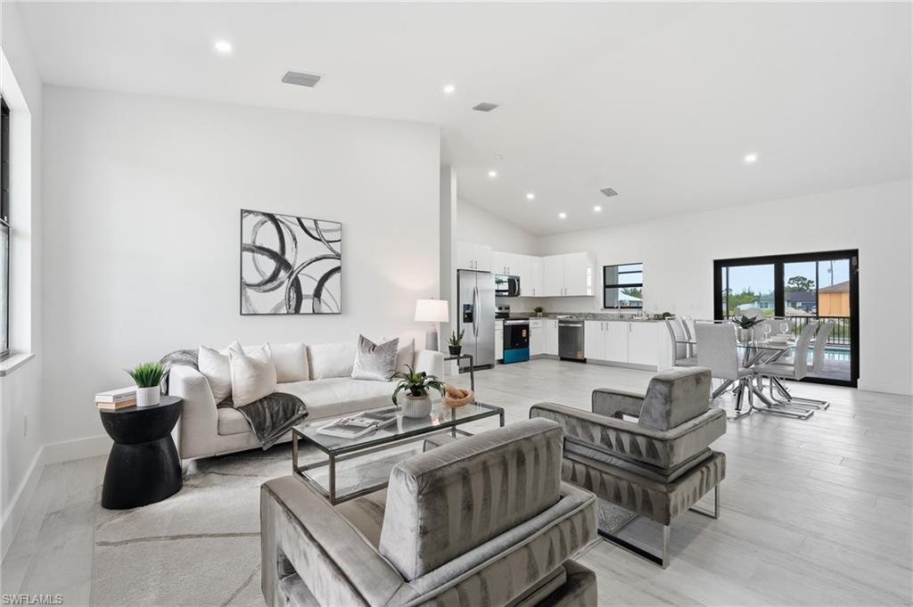 2210 NW 9th AVE photo 8