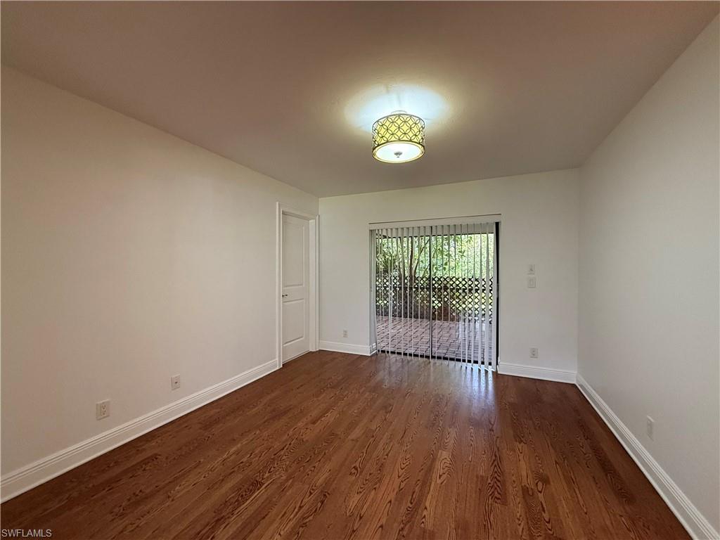 3043 Round Table CT photo 6