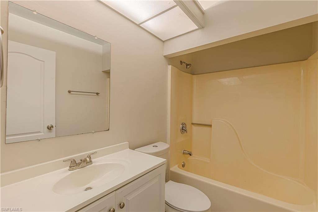 216 27th TER photo 14