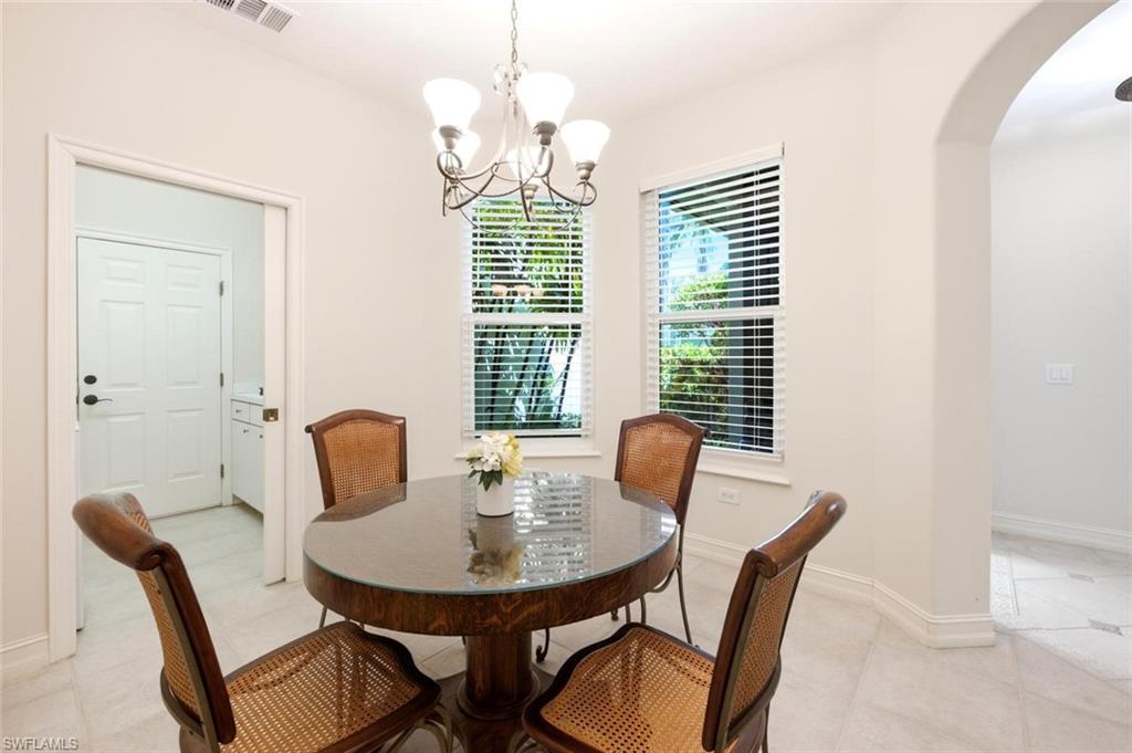 Kitchen nook area