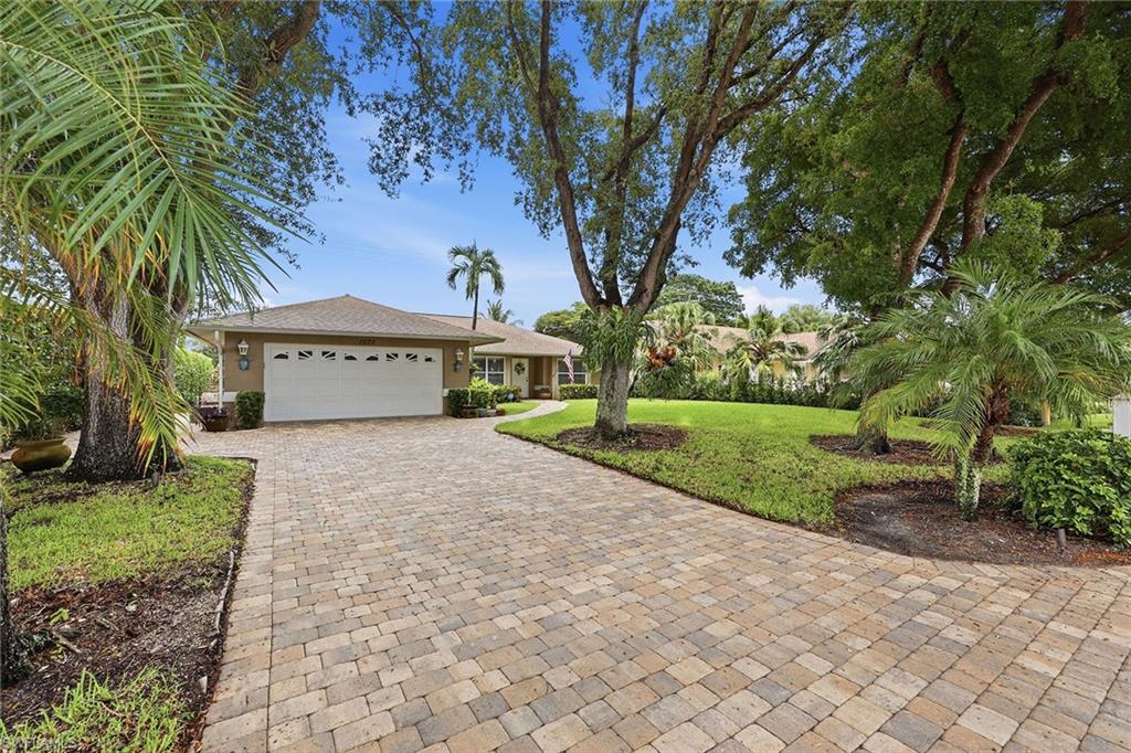 1073 Alhambra CIR photo 16
