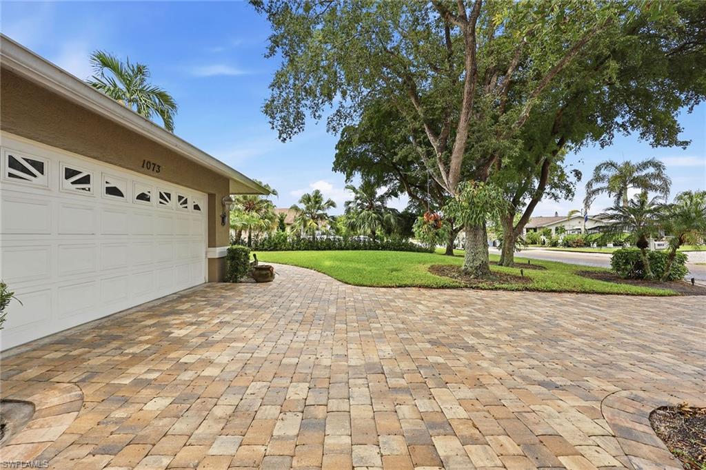 1073 Alhambra CIR photo 9