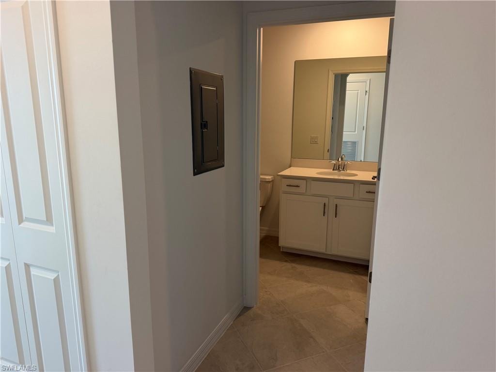 Hallway to bedroom 2 and bathroom 2
