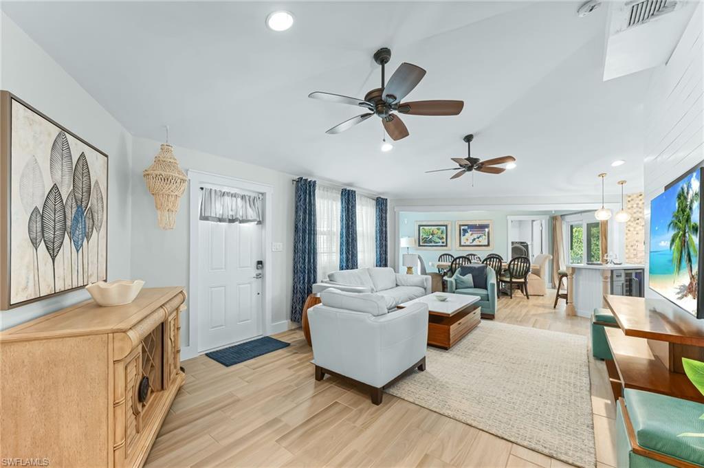 9792 Tonya CT