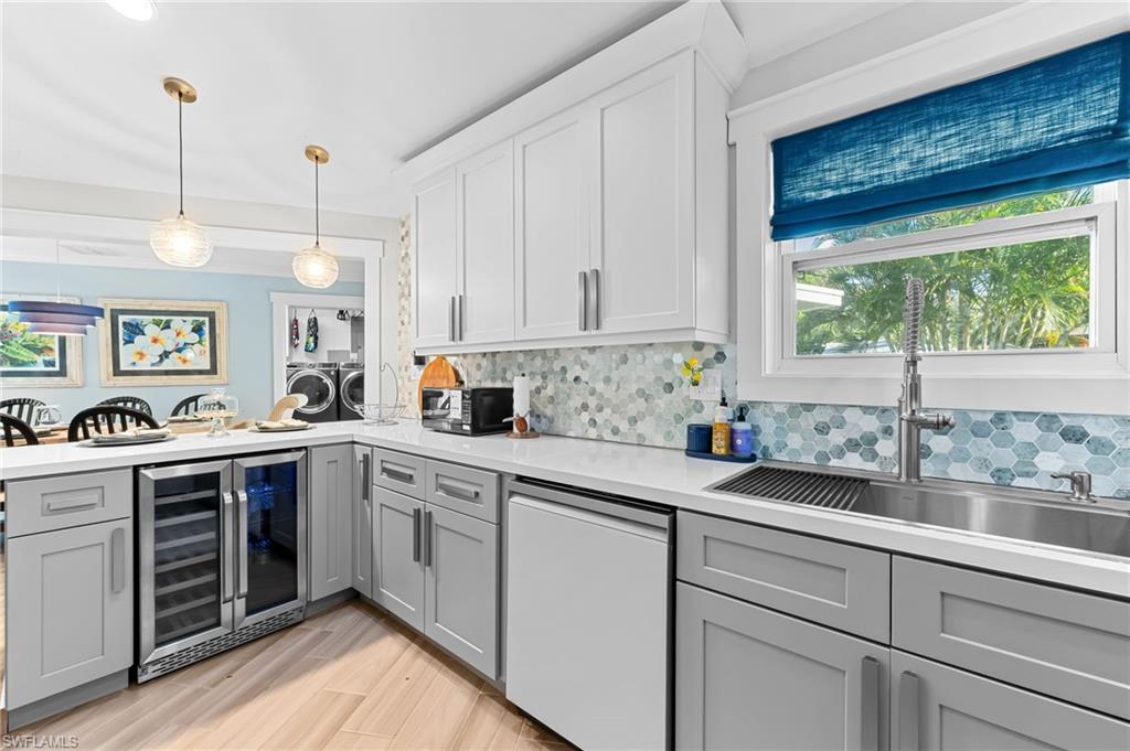 9792 Tonya CT