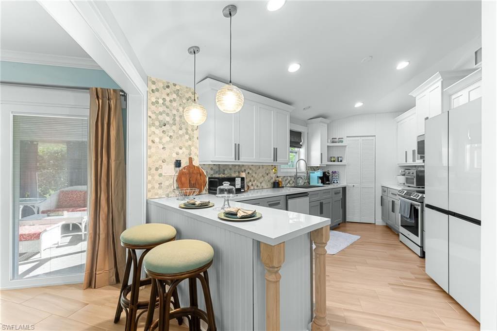 9792 Tonya CT