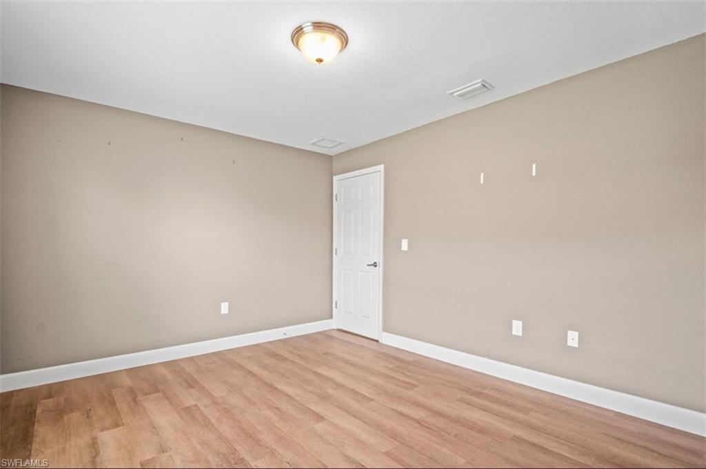1530 Gretchen AVE S photo 22