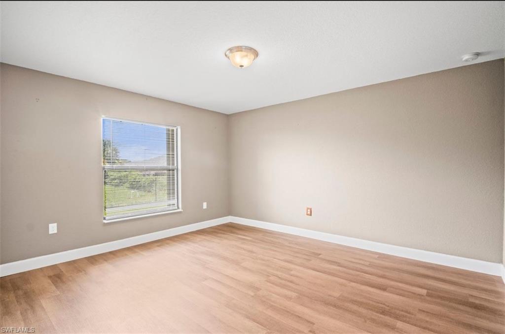 1530 Gretchen AVE S photo 20