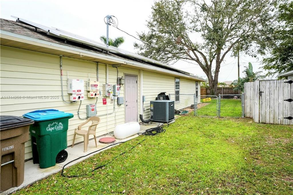 2304 SE 8th TER photo 17