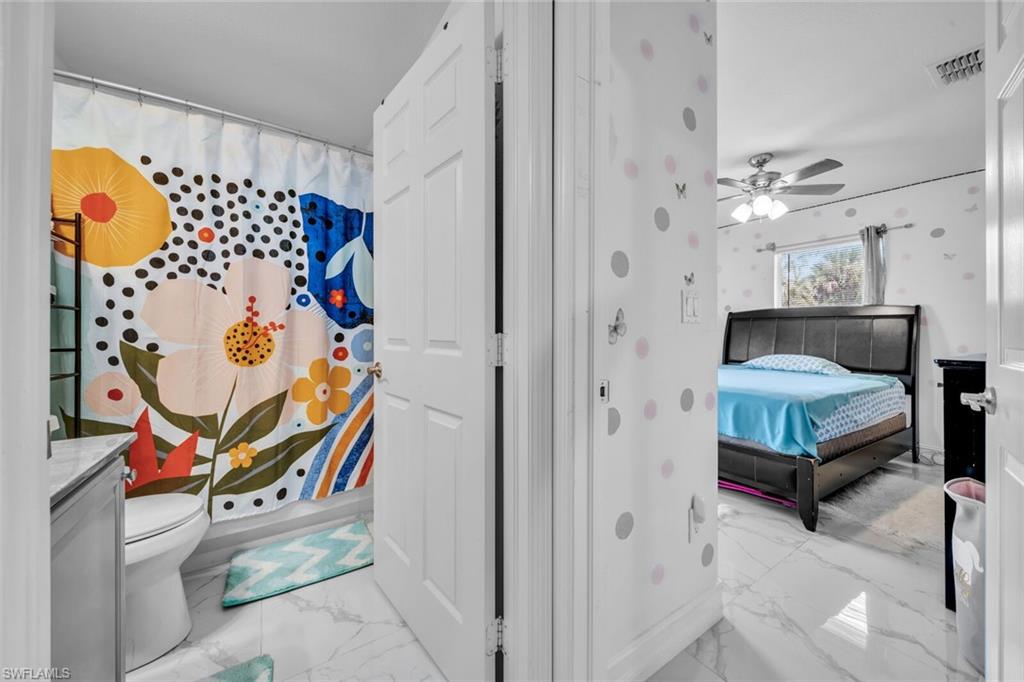 Guest bath off the bedroom hallway