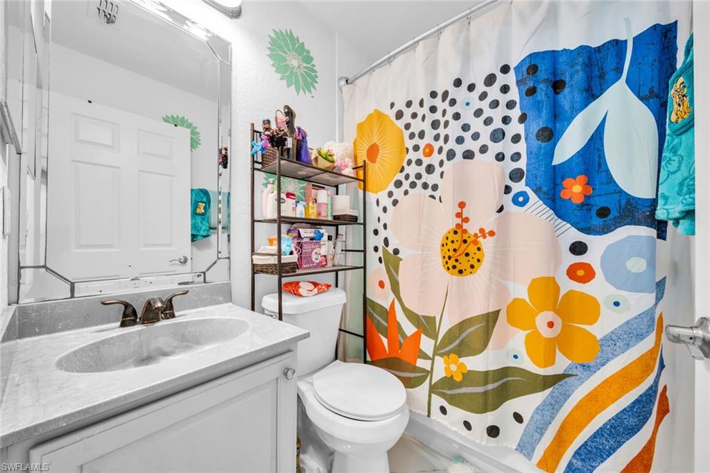 Guest bath with tub and shower