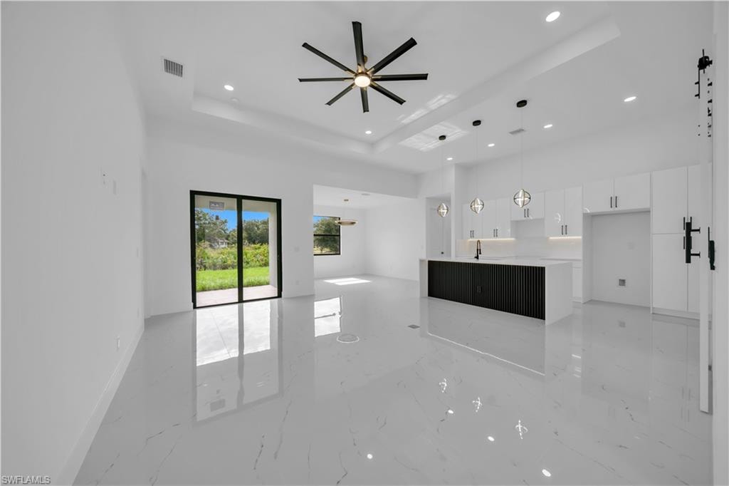 4629 Dora AVE N photo 11