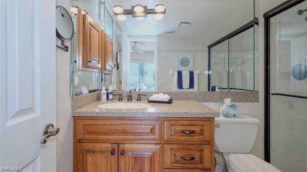 Main Suite ensuite bath