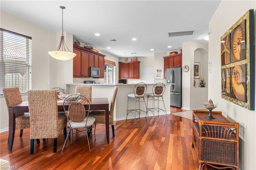 Dining area and breakfast bar