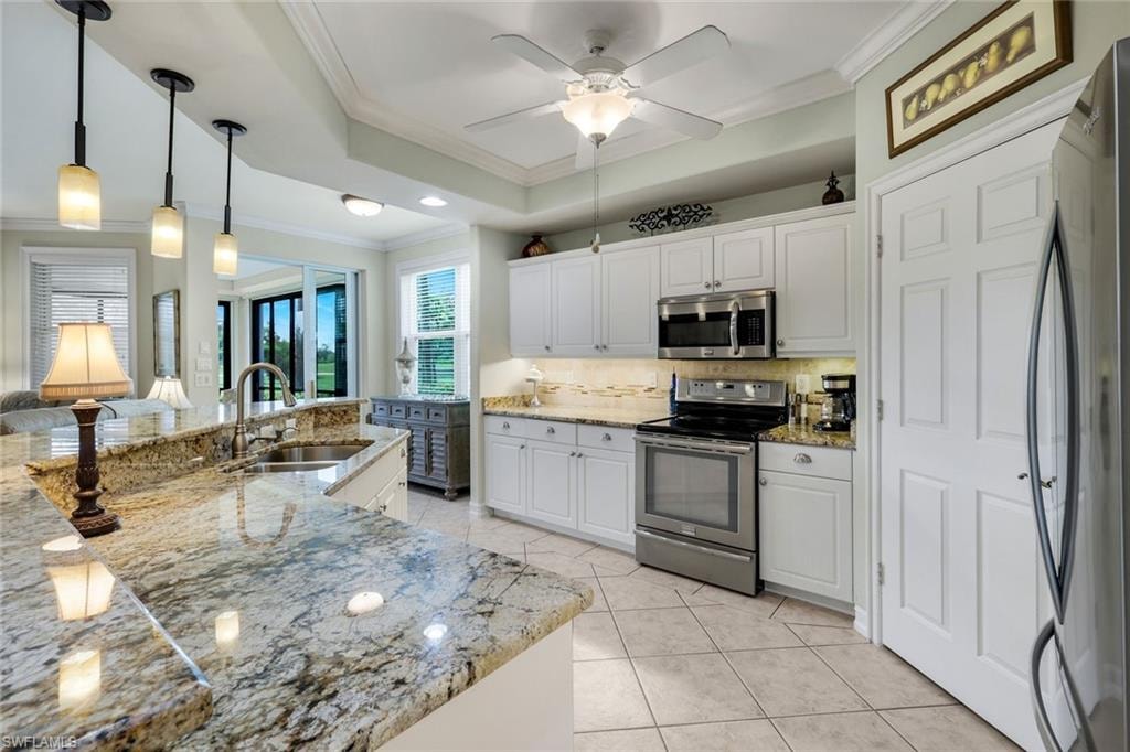 Beautiful and functional! Large walk in pantry!