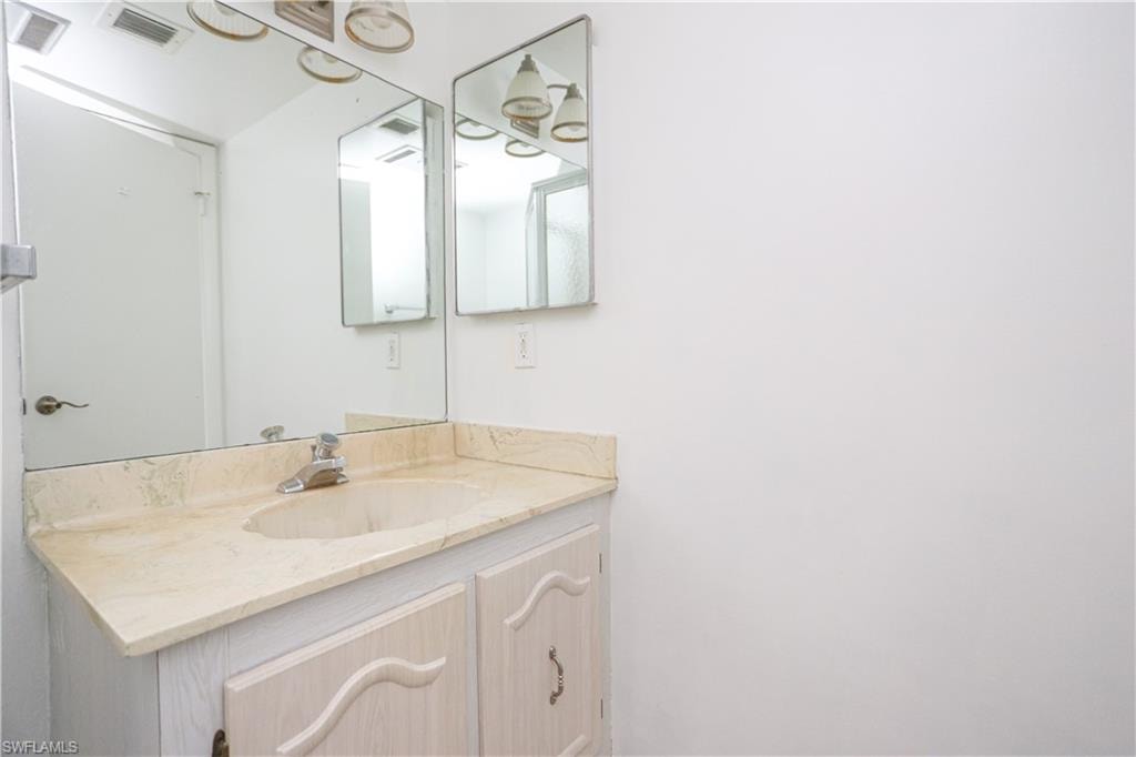 221 Cypress WAY E 201 photo 18