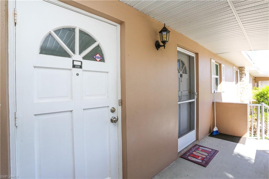 221 Cypress WAY E 201 photo 21