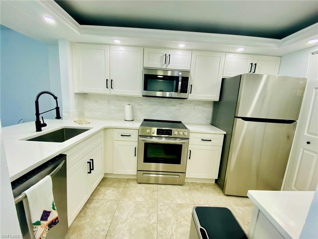 601 Seaview CT C-208
