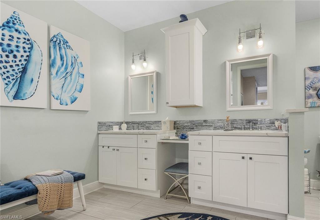 Dual sinks with makeup vanity