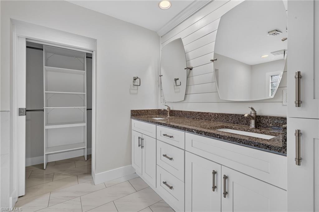4957 Sorrento CT photo 18