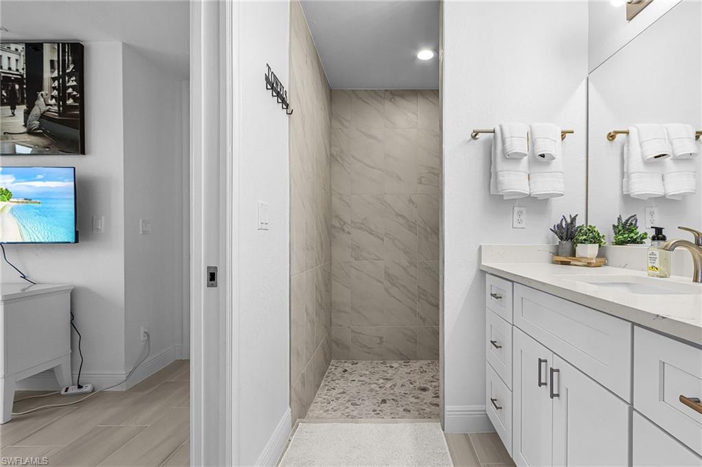 1803 Samantha Gayle WAY 109 photo 24