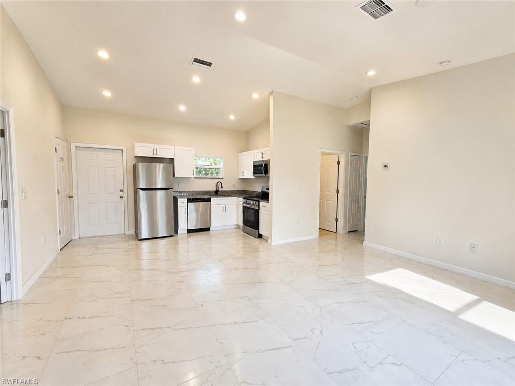 2617 Queen DR