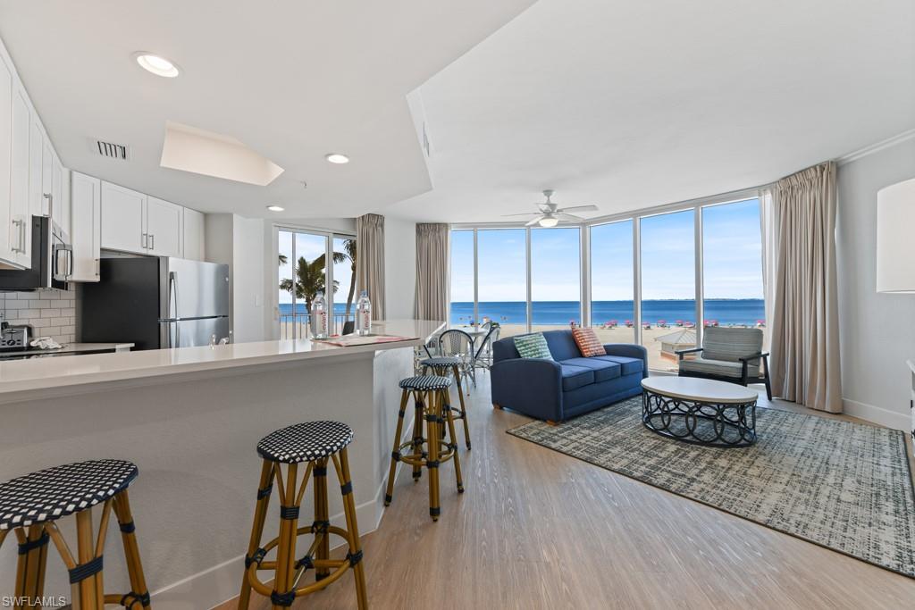 Kitchen/Living Area