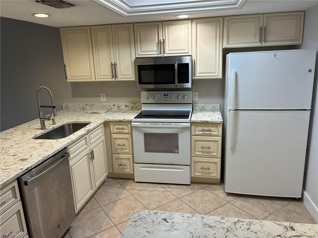 2074 Pine Isle LN 2074 photo 16
