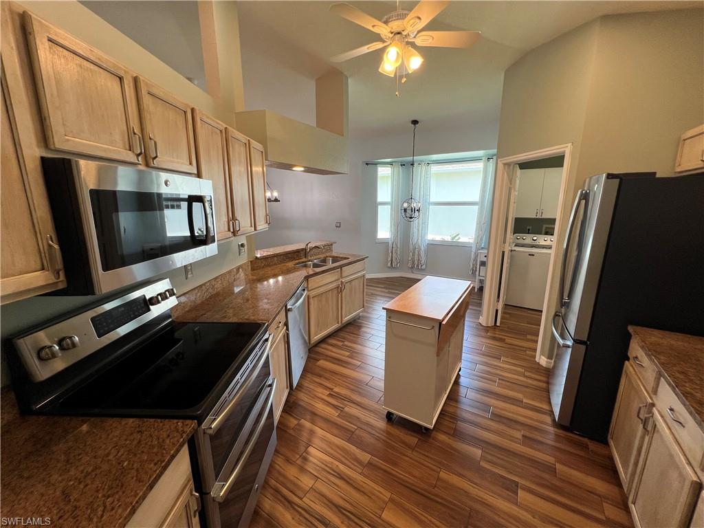 608 Crossfield CIR photo 11