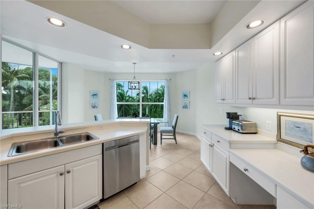 Plenty of counter and cabinet space