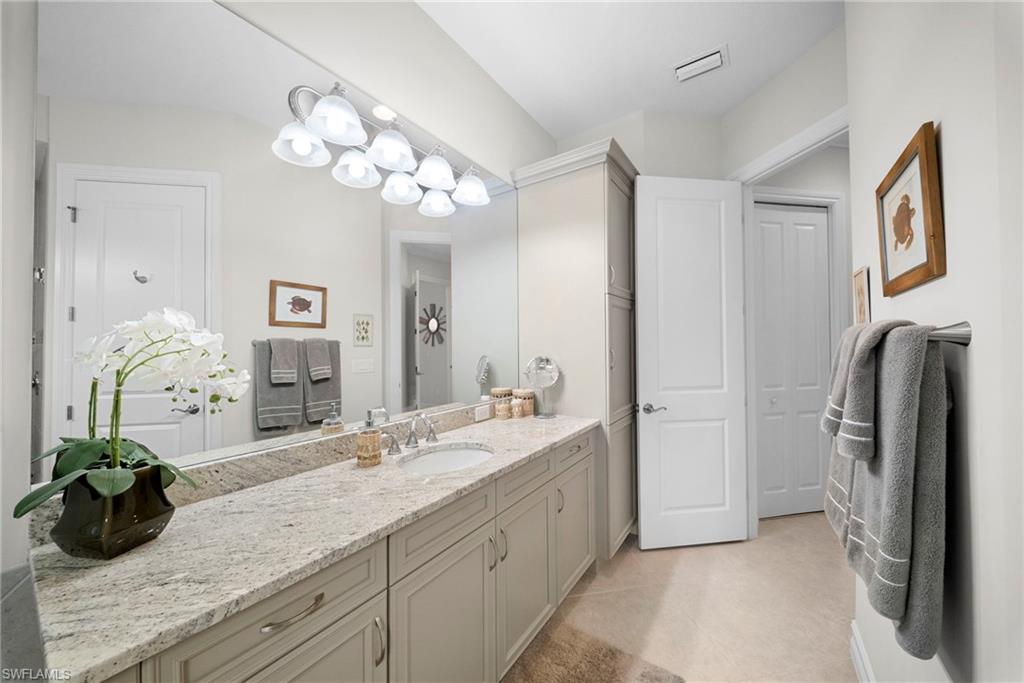 6522 Roma WAY photo 17