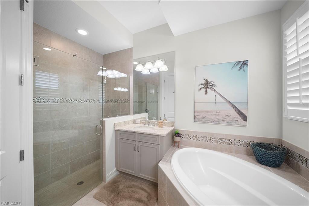 6522 Roma WAY photo 16