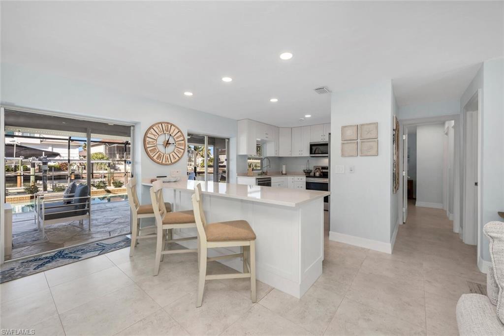 385 Willet AVE photo 7