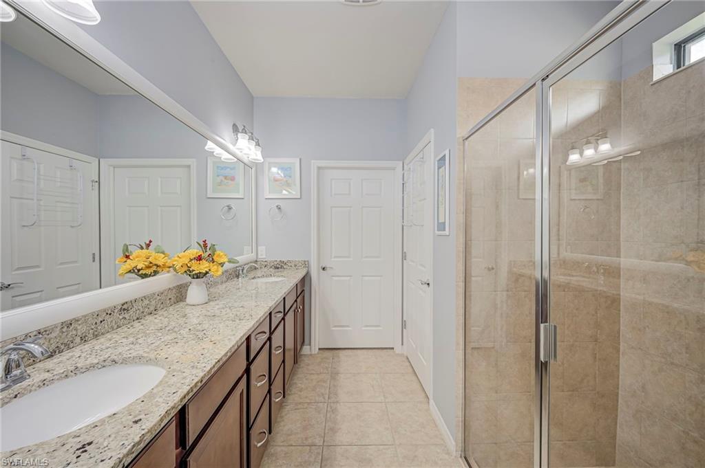 6085 Triumph LN photo 18