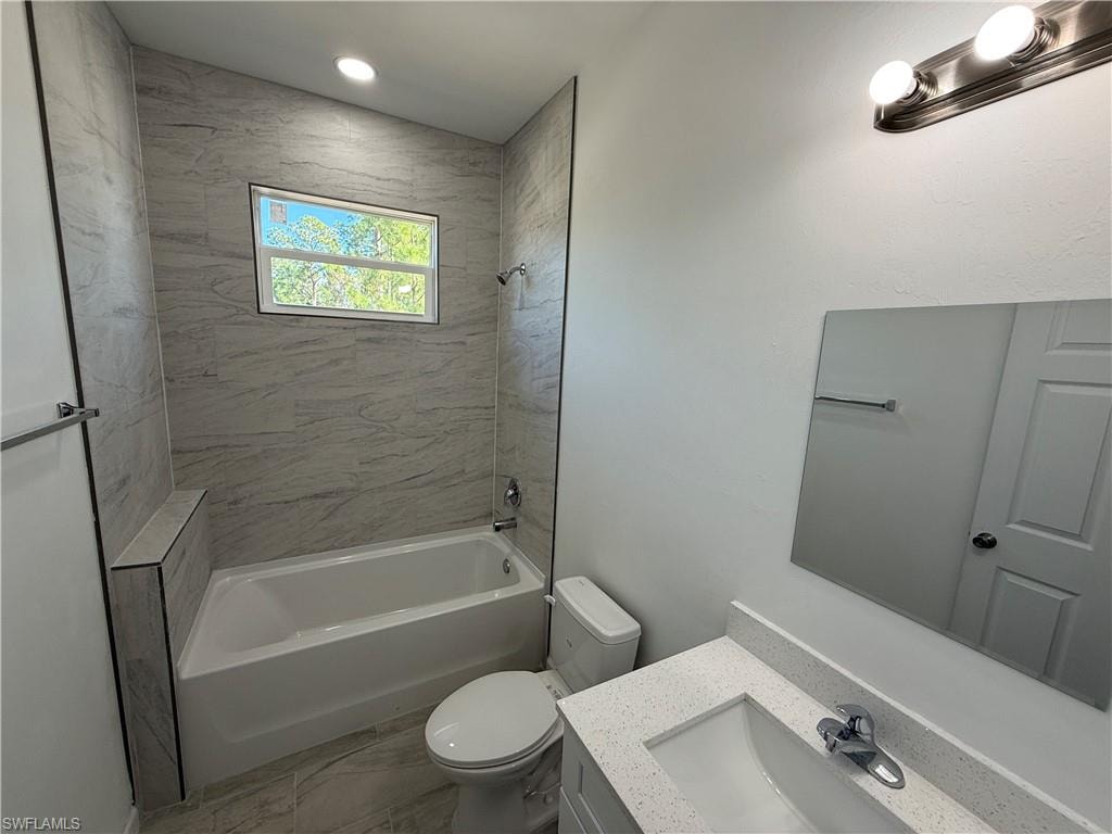 1115 Cove ST E photo 15