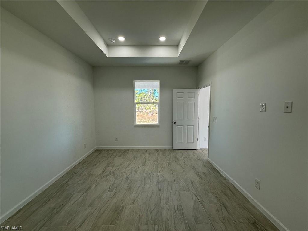 1115 Cove ST E photo 8