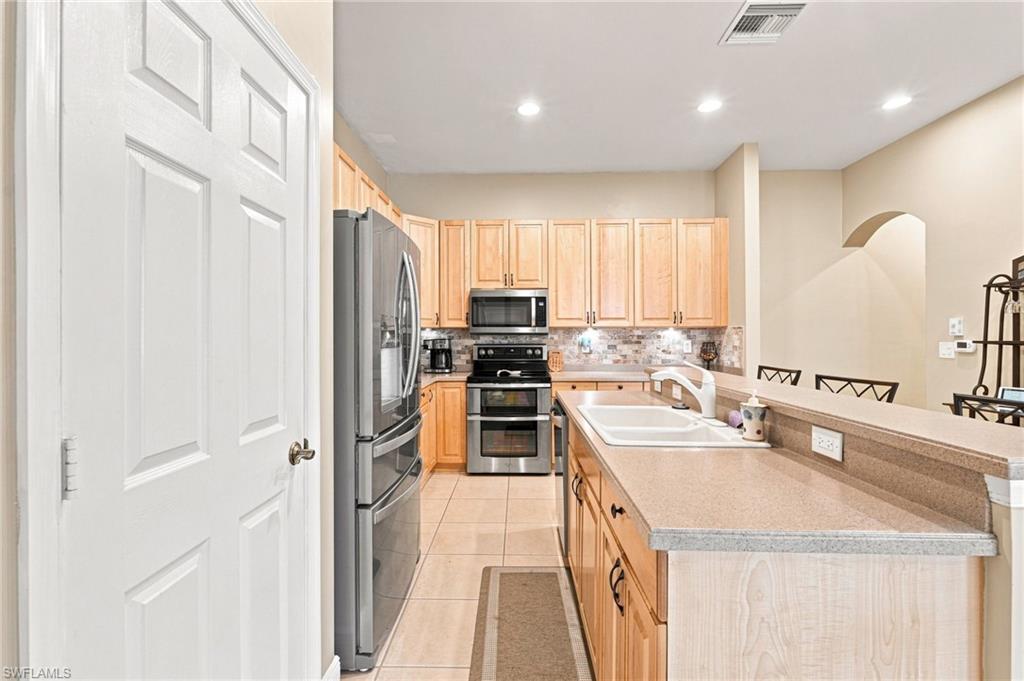 13921 Bently CIR photo 16