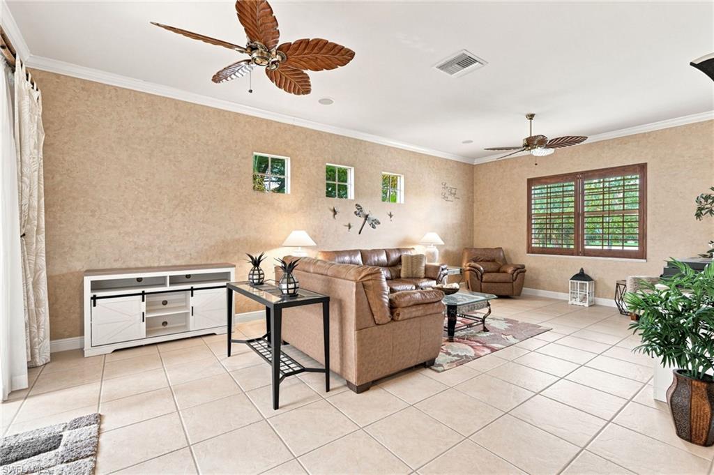 13921 Bently CIR photo 15