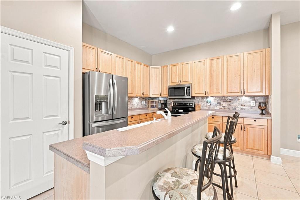 13921 Bently CIR photo 19