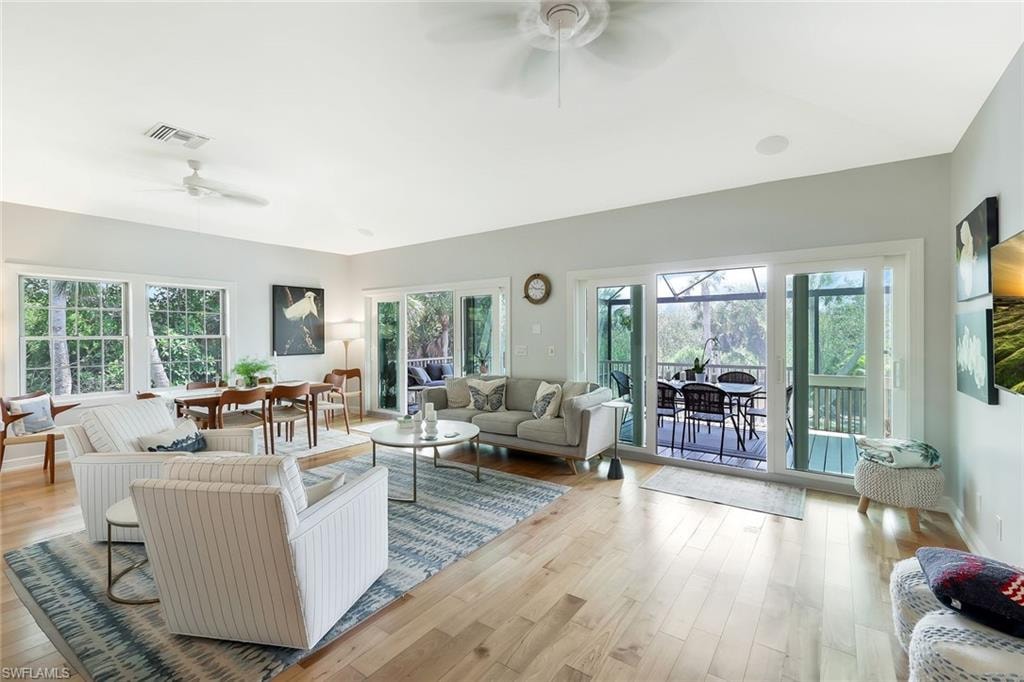 2130 Sunset CIR photo 8