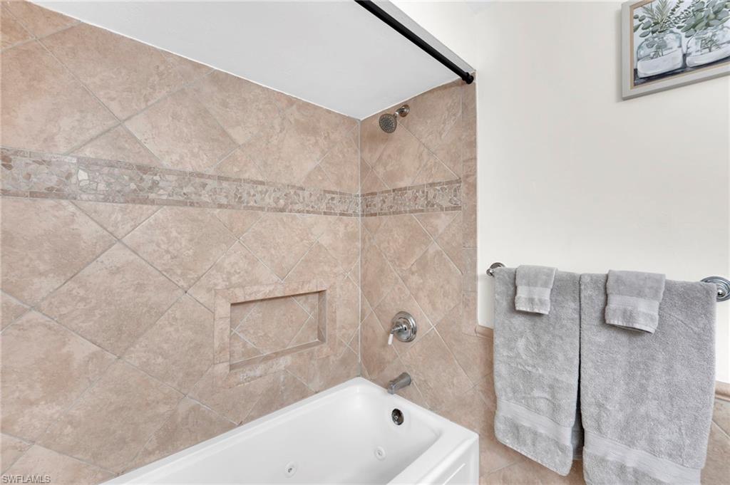 Guest bathroom with shower/tub combo