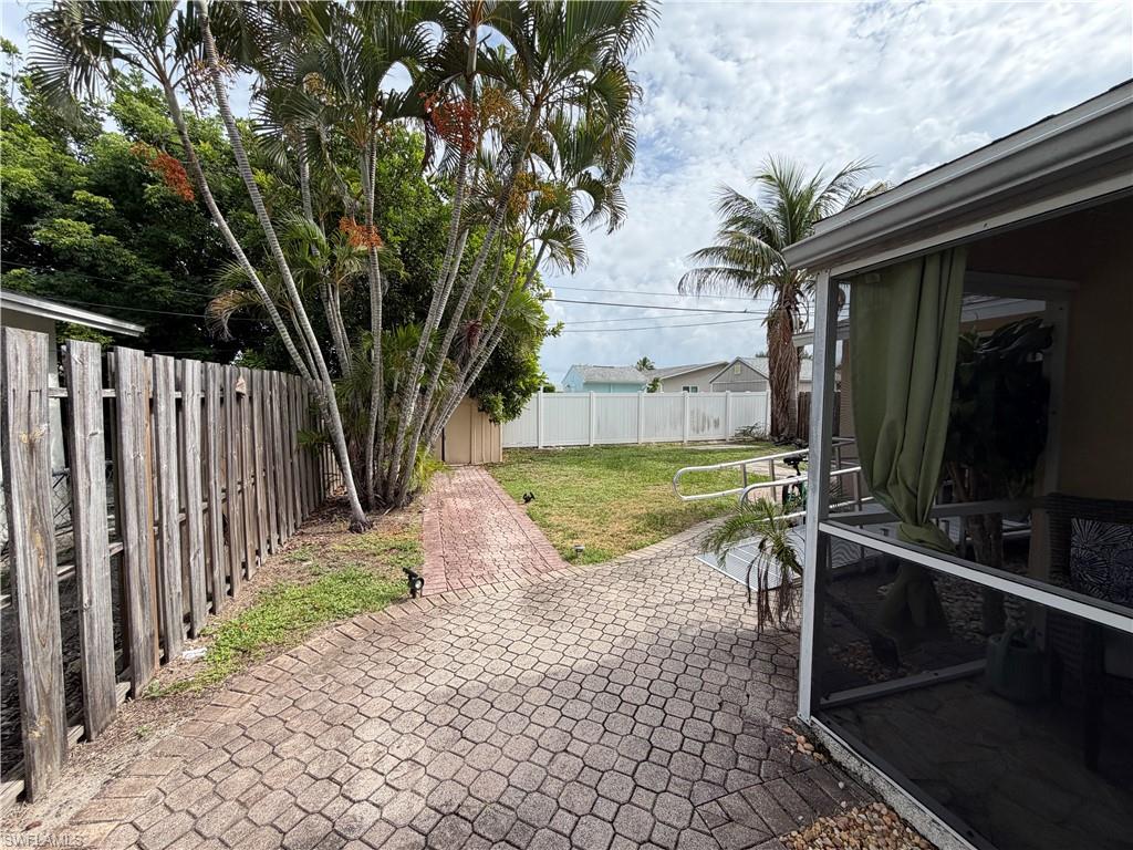 685 95th AVE N photo 17